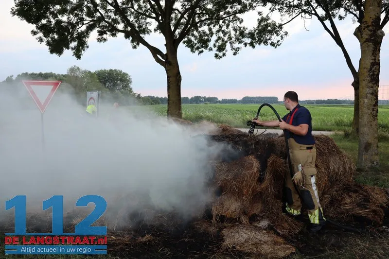 Hooibalen in brand Waspikse Weg 's-Gravenmoer 112 De Langstraat
