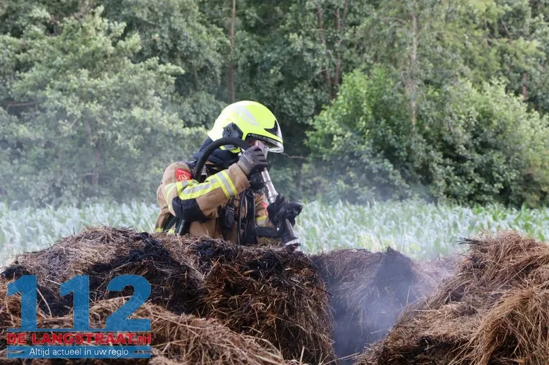 Hooibalen in brand Waspikse Weg 's-Gravenmoer 112 De Langstraat