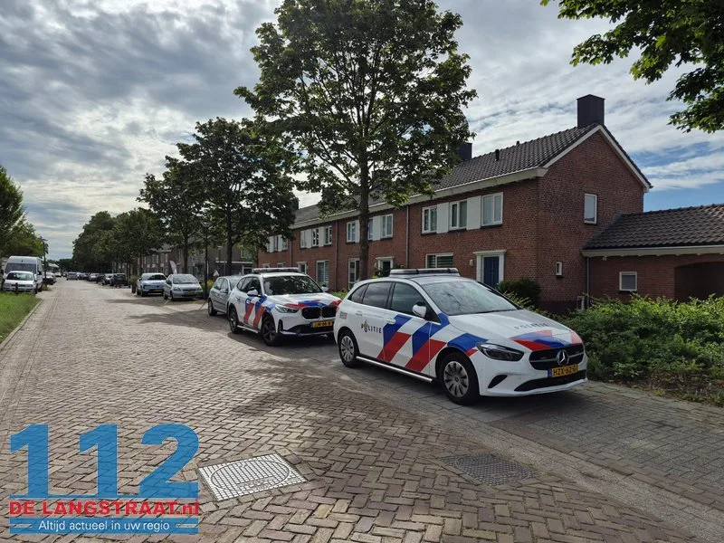 Hennepkwekerij aangetroffen in huis in Kaatsheuvel, vermoedelijk ook illegaal stroom afgetapt 1 Hennepkwekerij aangetroffen in huis in Kaatsheuvel, vermoedelijk ook illegaal stroom afgetapt 112 De Langstraat