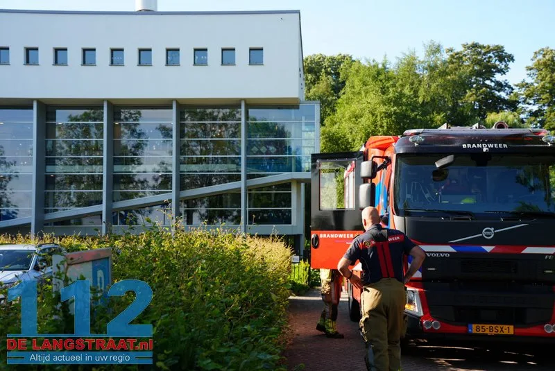 Bedrijfsterrein onder water na mislukte grondwaterpomp aan Taxiandriaweg Waalwijk 112 De Langstraat