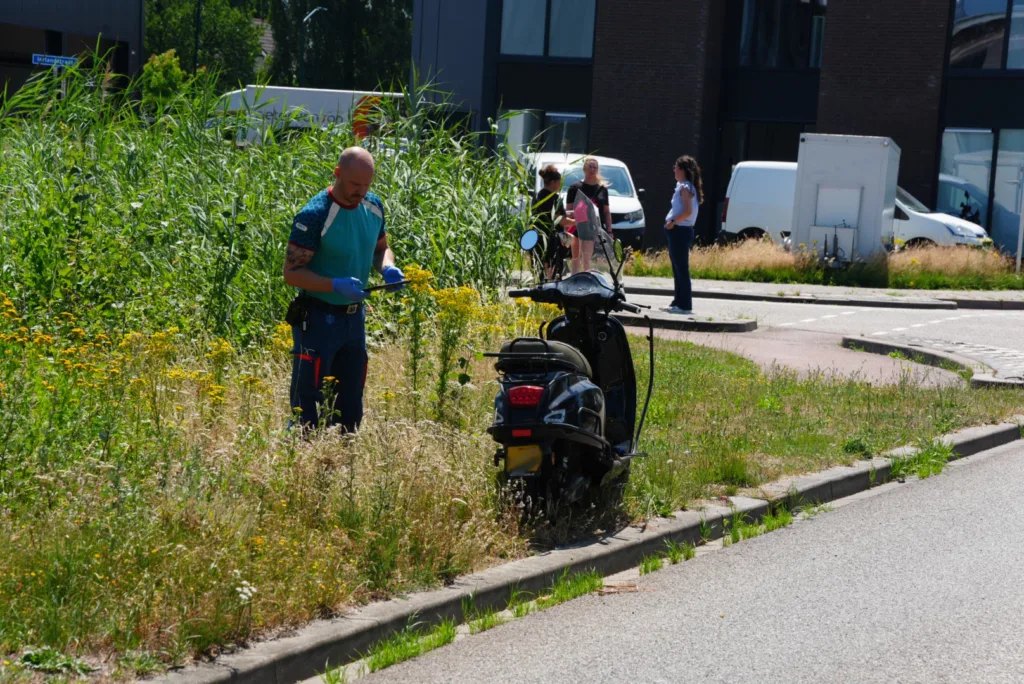 Scooterrijdster raakt gewond bij botsing met auto in Kaatsheuvel 112 De Langstraat