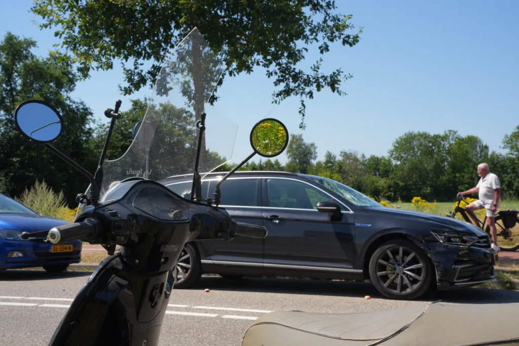 Scooterrijdster raakt gewond bij botsing met auto in Kaatsheuvel 112 De Langstraat
