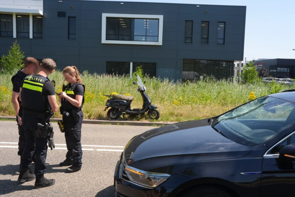 Scooterrijdster raakt gewond bij botsing met auto in Kaatsheuvel 112 De Langstraat