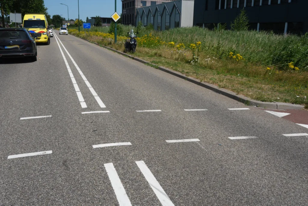 Scooterrijdster raakt gewond bij botsing met auto in Kaatsheuvel 112 De Langstraat