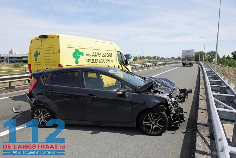 Kettingbotsing met drie voertuigen op A59 zorgt voor flinke file vanaf Kaatsheuvel 112 De Langstraat