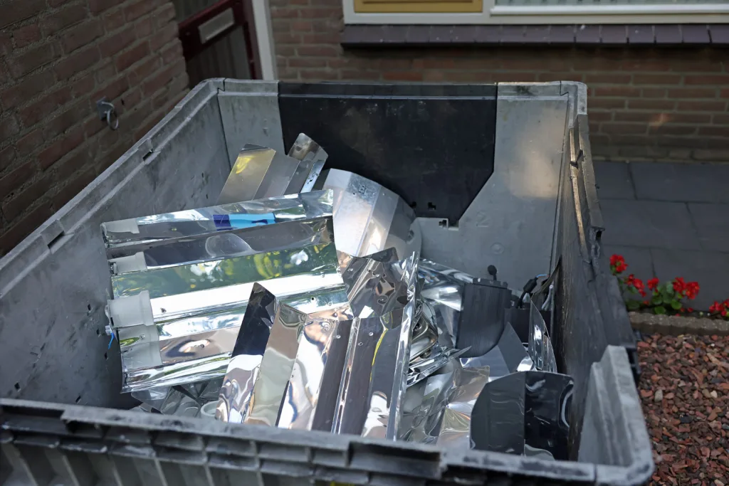 Politie valt woning binnen aan Diederikhof na anonieme tip: net geoogste hennepkwekerij ontdekt 112 De Langstraat