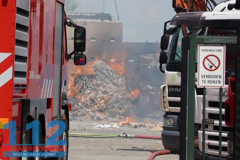 Grote inzet bij brand in papieropslag in Kaatsheuvel 13 Grote inzet bij brand in papieropslag in Kaatsheuvel 112 De Langstraat