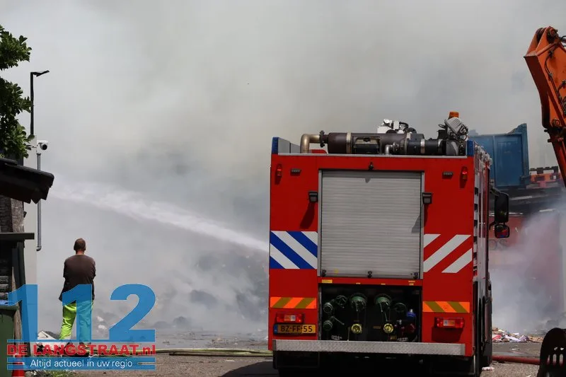 Grote inzet bij brand in papieropslag in Kaatsheuvel 17 Grote inzet bij brand in papieropslag in Kaatsheuvel 112 De Langstraat