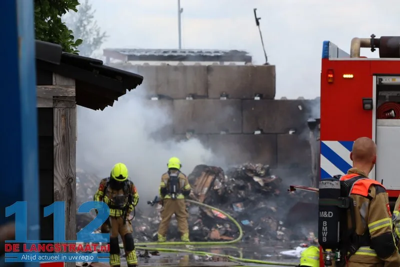Grote inzet bij brand in papieropslag in Kaatsheuvel 23 Grote inzet bij brand in papieropslag in Kaatsheuvel 112 De Langstraat