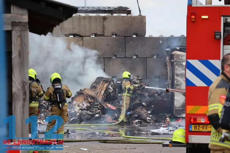 Grote inzet bij brand in papieropslag in Kaatsheuvel 25 Grote inzet bij brand in papieropslag in Kaatsheuvel 112 De Langstraat