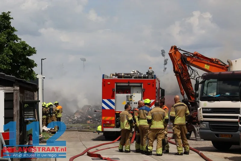Grote inzet bij brand in papieropslag in Kaatsheuvel 28 Grote inzet bij brand in papieropslag in Kaatsheuvel 112 De Langstraat