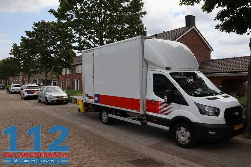 Hennepkwekerij aangetroffen in huis in Kaatsheuvel, vermoedelijk ook illegaal stroom afgetapt 12 Hennepkwekerij aangetroffen in huis in Kaatsheuvel, vermoedelijk ook illegaal stroom afgetapt 112 De Langstraat