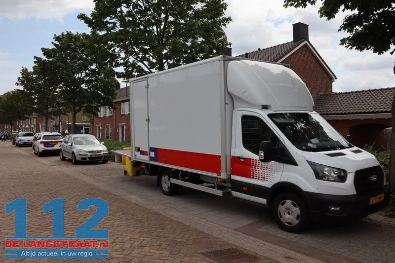 Hennepkwekerij aangetroffen in huis in Kaatsheuvel, vermoedelijk ook illegaal stroom afgetapt 13 Hennepkwekerij aangetroffen in huis in Kaatsheuvel, vermoedelijk ook illegaal stroom afgetapt 112 De Langstraat