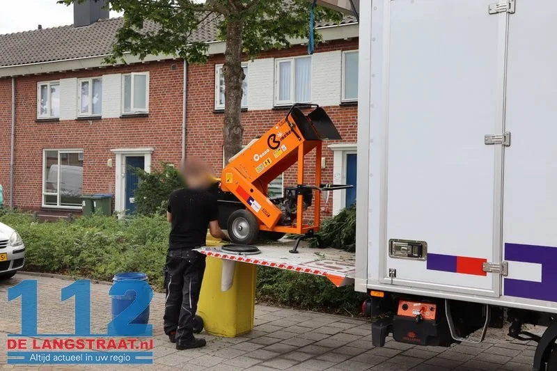 Hennepkwekerij aangetroffen in huis in Kaatsheuvel, vermoedelijk ook illegaal stroom afgetapt 19 Hennepkwekerij aangetroffen in huis in Kaatsheuvel, vermoedelijk ook illegaal stroom afgetapt 112 De Langstraat