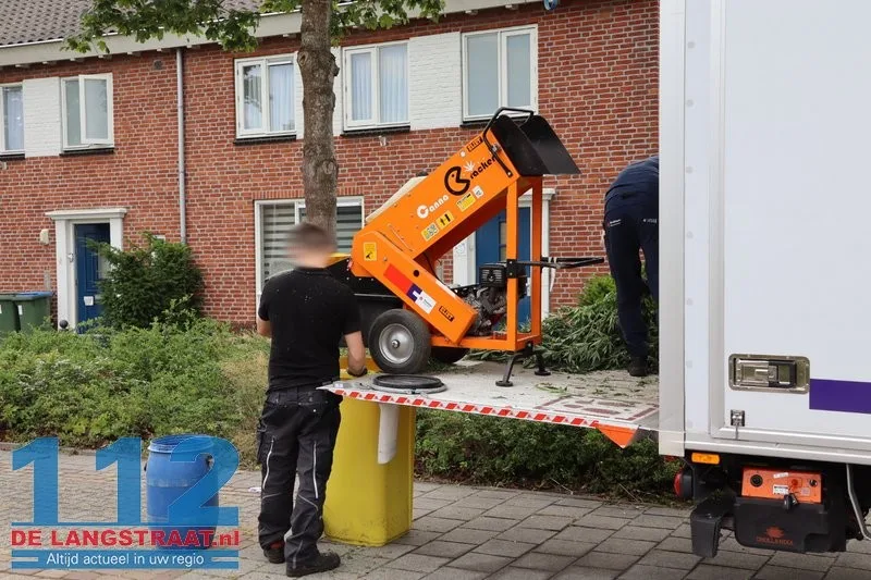 Hennepkwekerij aangetroffen in huis in Kaatsheuvel, vermoedelijk ook illegaal stroom afgetapt 20 Hennepkwekerij aangetroffen in huis in Kaatsheuvel, vermoedelijk ook illegaal stroom afgetapt 112 De Langstraat