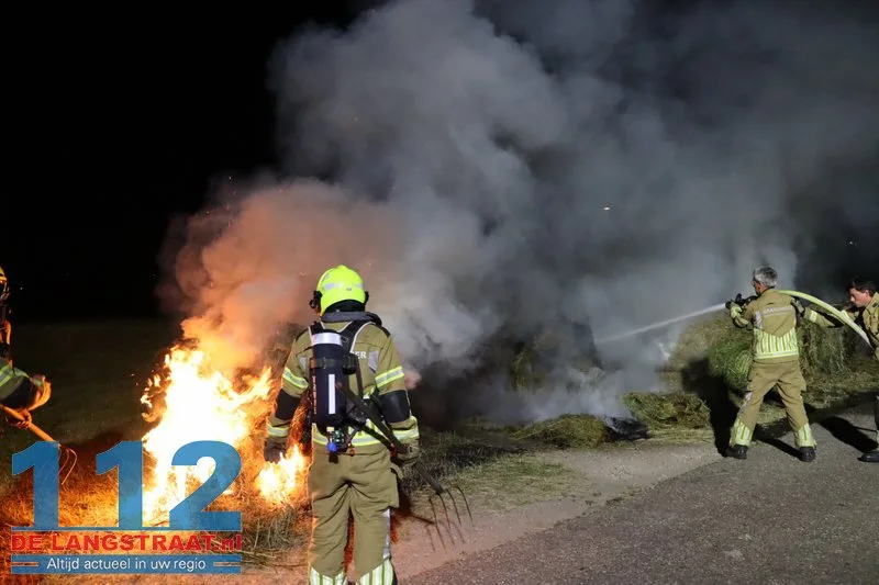 Meerdere hooirollen in brand op Halve Zolenpad tussen Waalwijk en Sprang-Capelle 112 De Langstraat