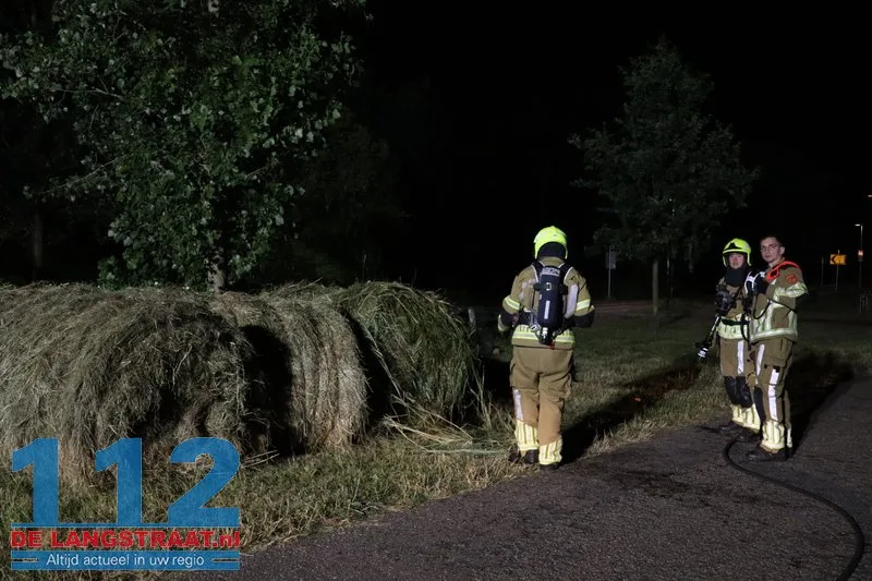 Meerdere hooirollen in brand op Halve Zolenpad tussen Waalwijk en Sprang-Capelle 112 De Langstraat