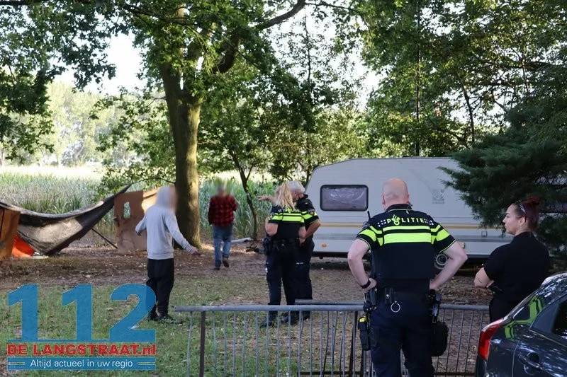 Voor derde keer brandmelding bij gekraakte boerderij Waspik 9 Voor derde keer brandmelding bij gekraakte boerderij Waspik 112 De Langstraat