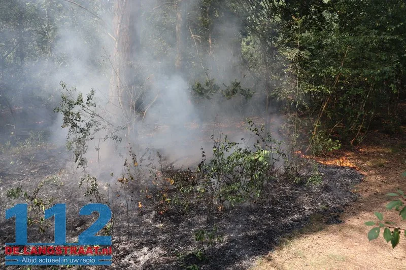Brand uitgebroken in de Loonse en Drunense Duinen, gebied moeilijk te bereiken door smalle paden 112 De Langstraat