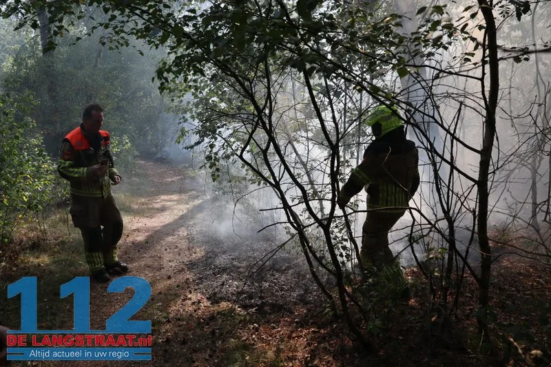 Brand uitgebroken in de Loonse en Drunense Duinen, gebied moeilijk te bereiken door smalle paden 112 De Langstraat
