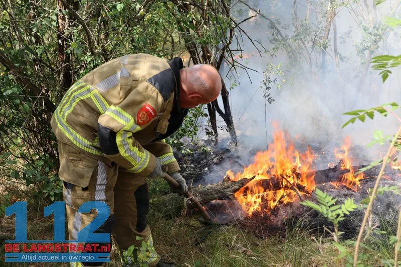 Brand uitgebroken in de Loonse en Drunense Duinen, gebied moeilijk te bereiken door smalle paden 112 De Langstraat