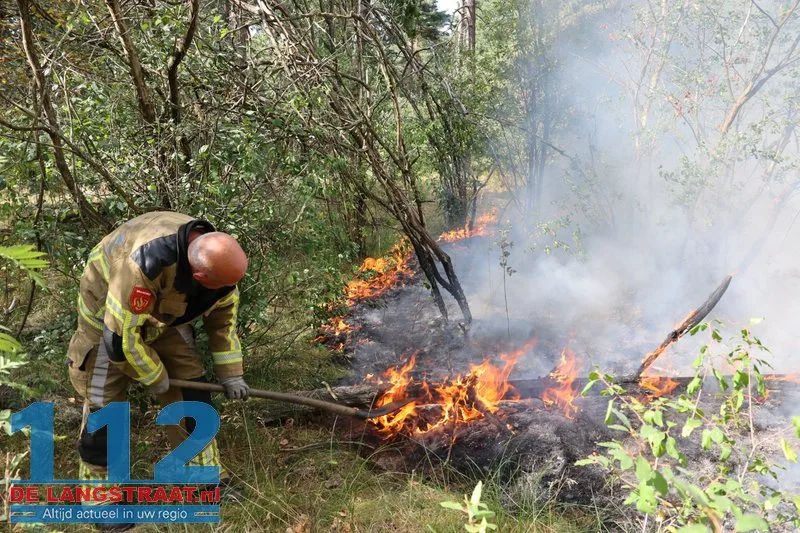 Brand uitgebroken in de Loonse en Drunense Duinen, gebied moeilijk te bereiken door smalle paden 112 De Langstraat