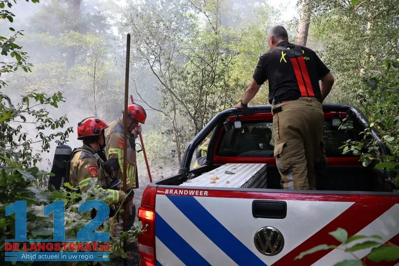 Brand uitgebroken in de Loonse en Drunense Duinen, gebied moeilijk te bereiken door smalle paden 112 De Langstraat
