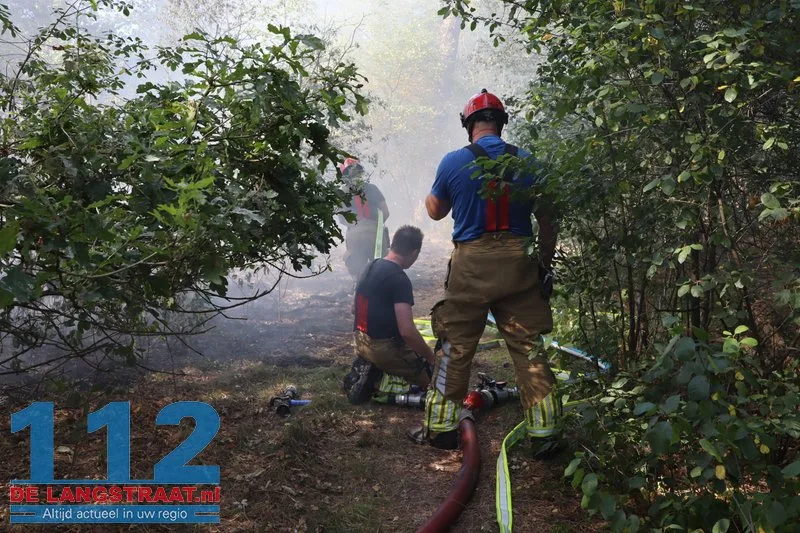 Brand uitgebroken in de Loonse en Drunense Duinen, gebied moeilijk te bereiken door smalle paden 112 De Langstraat