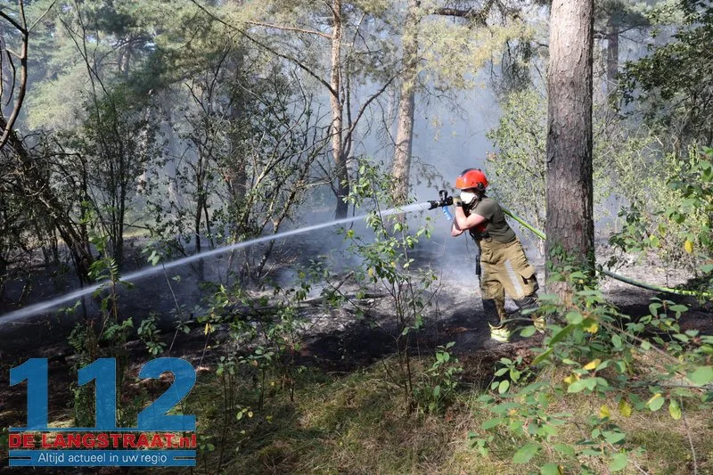 Brand uitgebroken in de Loonse en Drunense Duinen, gebied moeilijk te bereiken door smalle paden 112 De Langstraat