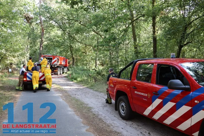 Brand uitgebroken in de Loonse en Drunense Duinen, gebied moeilijk te bereiken door smalle paden 112 De Langstraat