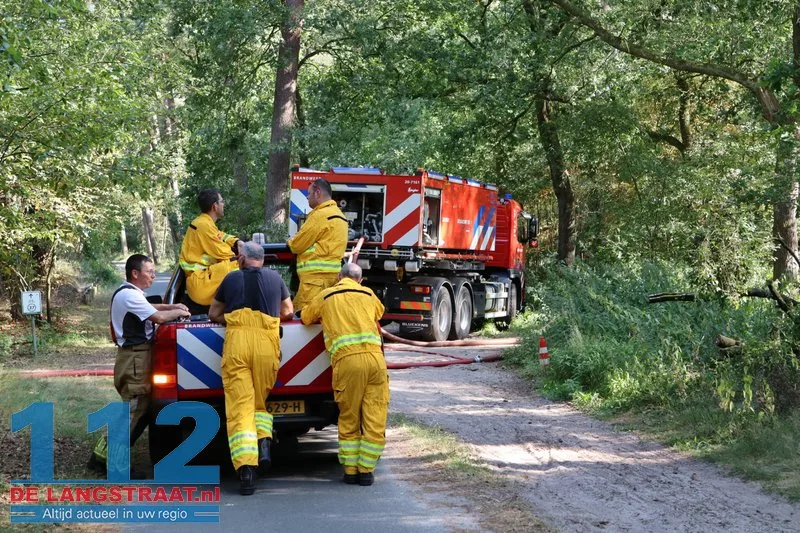 Brand uitgebroken in de Loonse en Drunense Duinen, gebied moeilijk te bereiken door smalle paden 112 De Langstraat