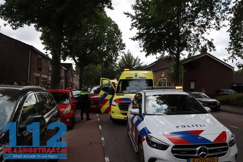 Automobilist wil bestelbus inhalen en botst tegen boom in Kaatsheuvel, drie gewonden 112 De Langstraat