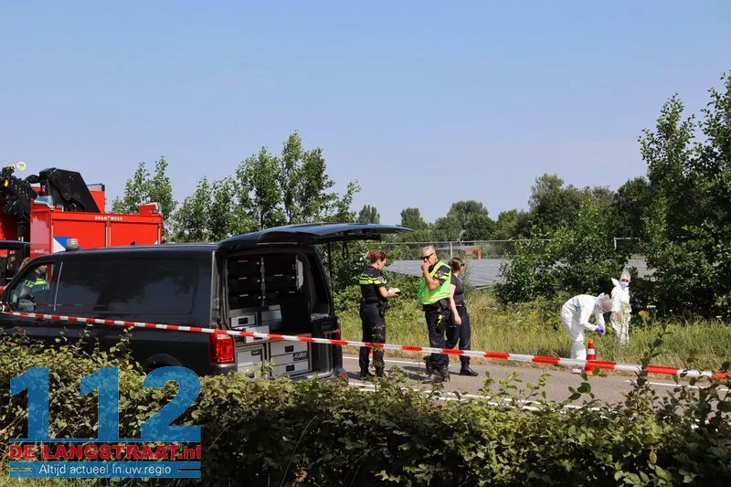 Dode man in sloot Dongen blijkt uit rijdende bestelbus te zijn gevallen, slachtoffer is 42-jarige Tilburger 2 Dode man in sloot Dongen blijkt uit rijdende bestelbus te zijn gevallen, slachtoffer is 42-jarige Tilburger 112 De Langstraat