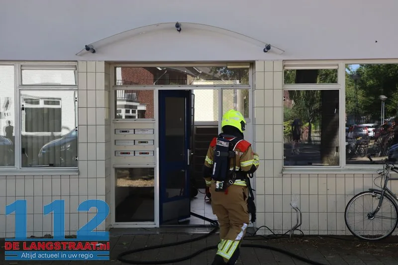 Keukenbrand in flat Van Wielesteinstraat Waalwijk: woningen ontruimd door hevige rookontwikkeling 112 De Langstraat