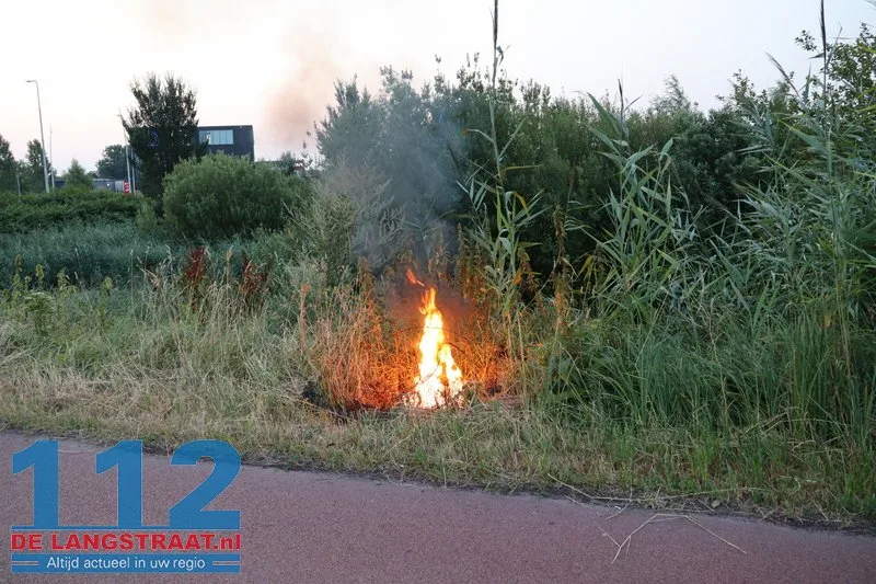 Weer buitenbrand nabij fietsbrug Gaardpad Waalwijk 112 De Langstraat