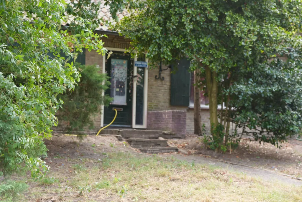 Twee branden bij boerderij in Waspik: politie vindt twee krakers en houdt vrouw aan 1 Twee branden bij boerderij in Waspik: politie vindt twee krakers en houdt vrouw aan 112 De Langstraat