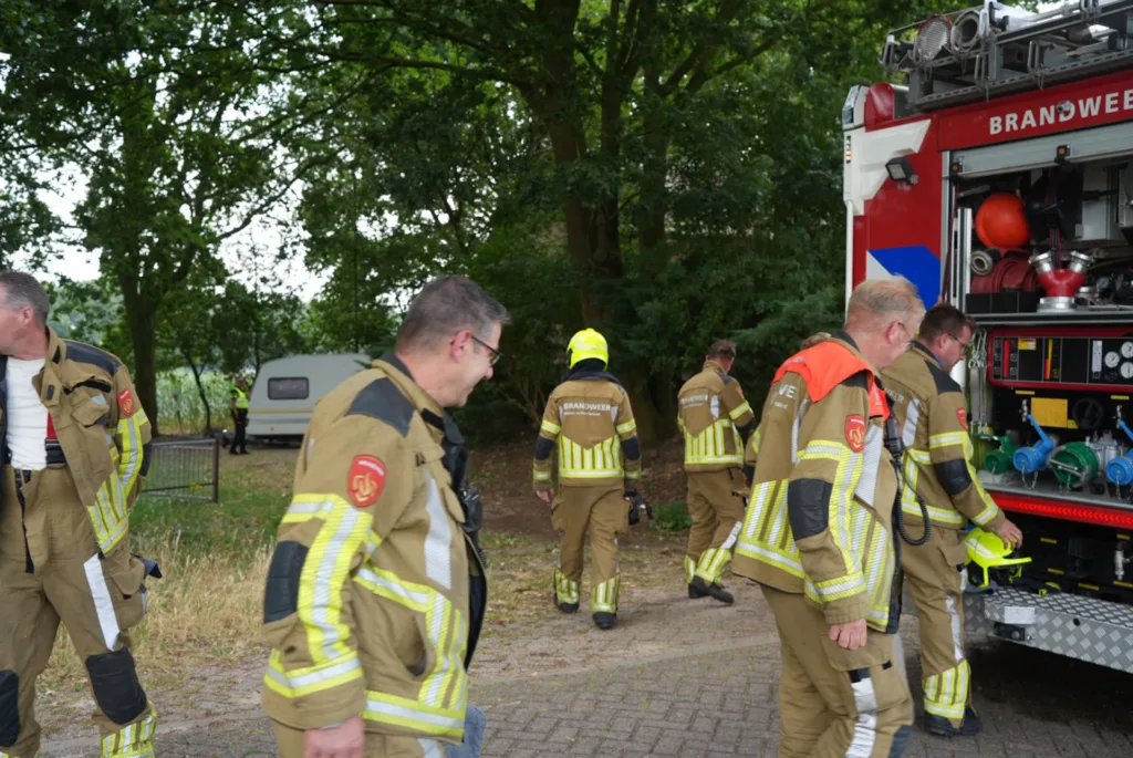 Twee branden bij boerderij in Waspik: politie vindt twee krakers en houdt vrouw aan 11 Twee branden bij boerderij in Waspik: politie vindt twee krakers en houdt vrouw aan 112 De Langstraat