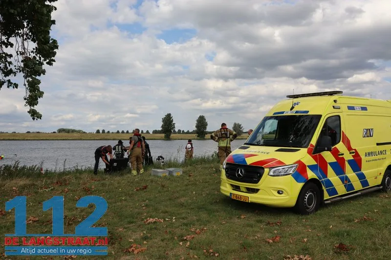 Man (67) verdronken na sprong van boot in de Bergsche Maas bij Waspik 3 Man (67) verdronken na sprong van boot in de Bergsche Maas bij Waspik 112 De Langstraat