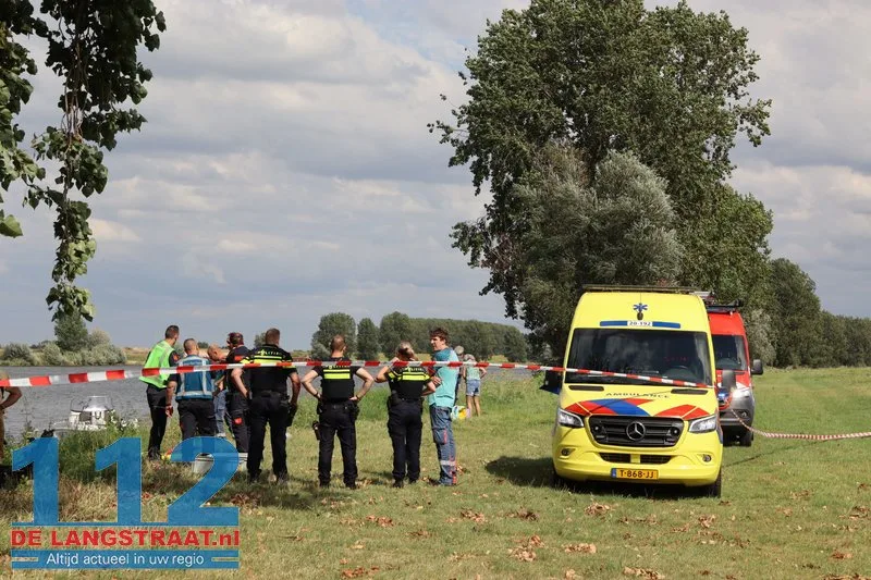 Zoektocht naar vermiste man in rivier bij Waspik: mogelijk ging hij zwemmen nadat de brandstof van de boot op was 112 De Langstraat