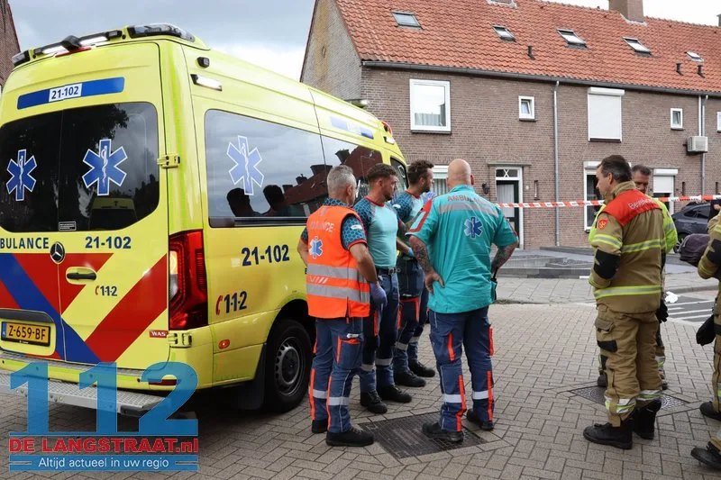 Auto belandt op zijn kop bij ongeval in Oudheusden: vrouw en kind naar ziekenhuis 112 De Langstraat