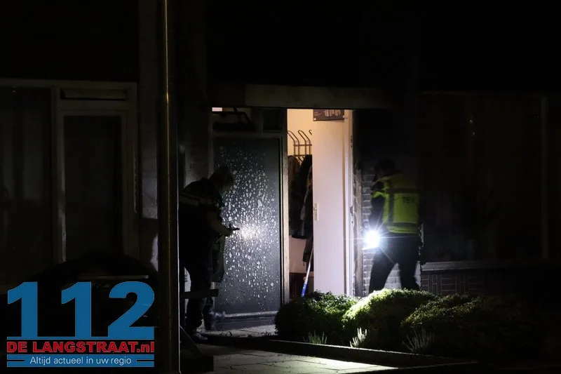Explosief gaat in bij voordeur woning Drunen, muren zwartgeblakerd 112 De Langstraat