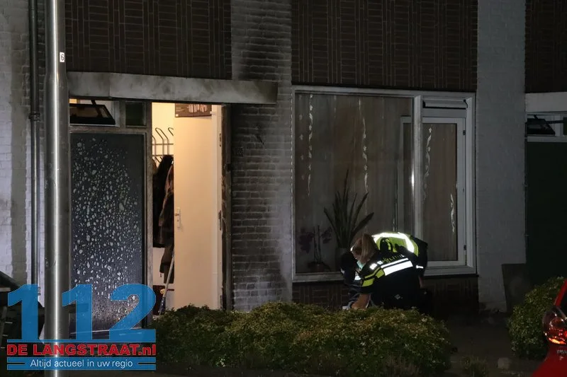 Explosief gaat in bij voordeur woning Drunen, muren zwartgeblakerd 112 De Langstraat