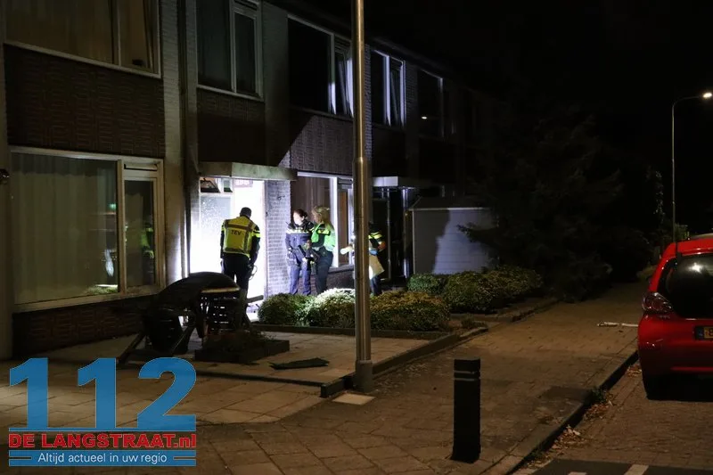 Explosief gaat in bij voordeur woning Drunen, muren zwartgeblakerd 112 De Langstraat
