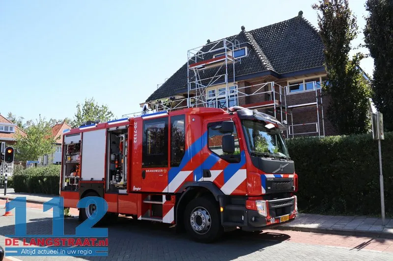 Dakbrand bij woning tijdens schilderwerkzaamheden Mr. van Coothstraat Waalwijk 112 De Langstraat