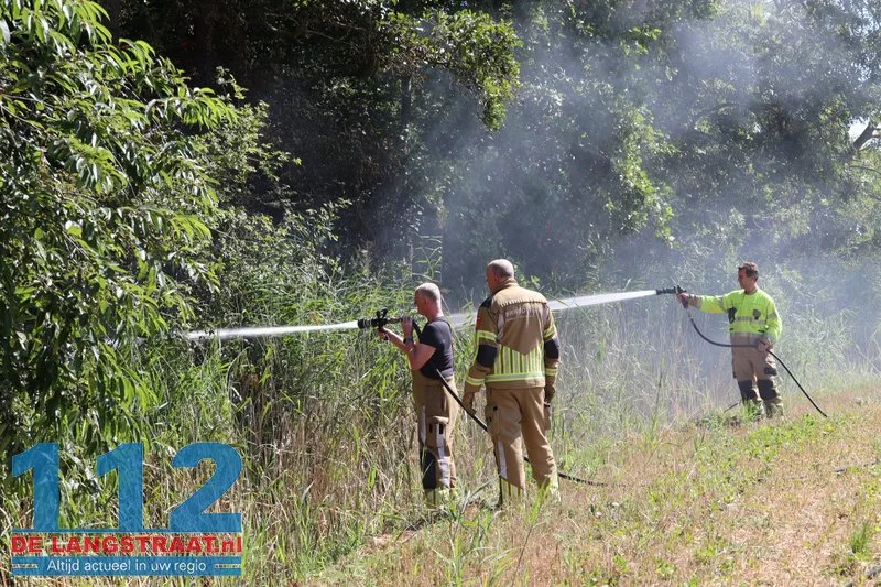 Snelle inzet van brandweer voorkomt grote bosbrand aan Mannenbeemdweg Waalwijk 112 De Langstraat