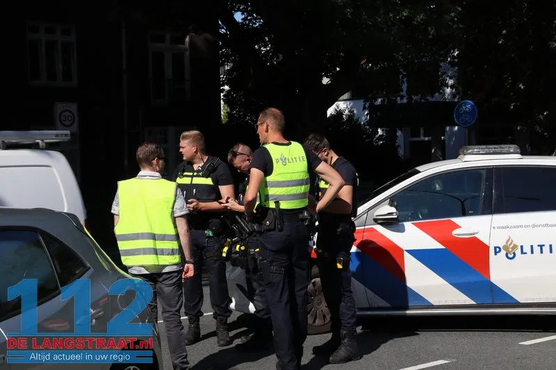 Twee auto's total loss na voorrangsfout op Burgemeester van der Klokkenlaan 3 Twee auto's total loss na voorrangsfout op Burgemeester van der Klokkenlaan 112 De Langstraat