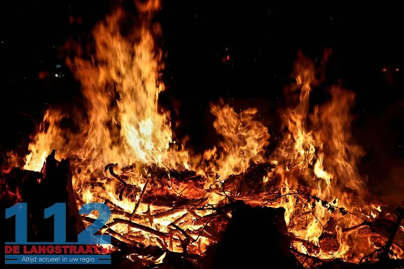 Weer nachtelijke buitenbrand in buitengebied Sprang-Capelle 5 Weer nachtelijke buitenbrand in buitengebied Sprang-Capelle 112 De Langstraat