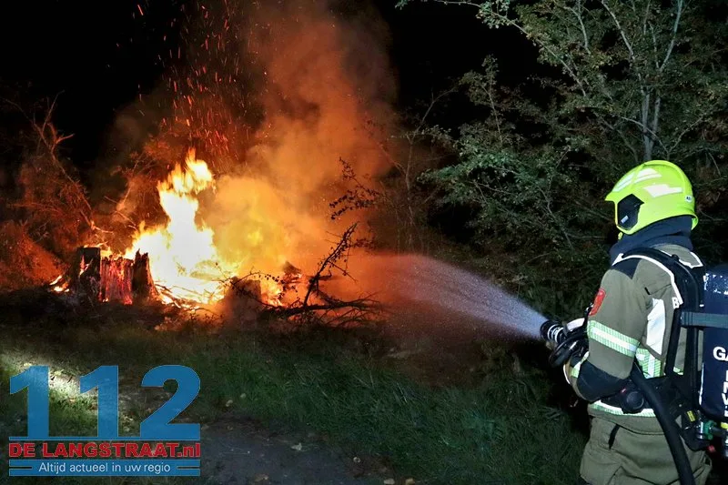 Weer nachtelijke buitenbrand in buitengebied Sprang-Capelle 6 Weer nachtelijke buitenbrand in buitengebied Sprang-Capelle 112 De Langstraat