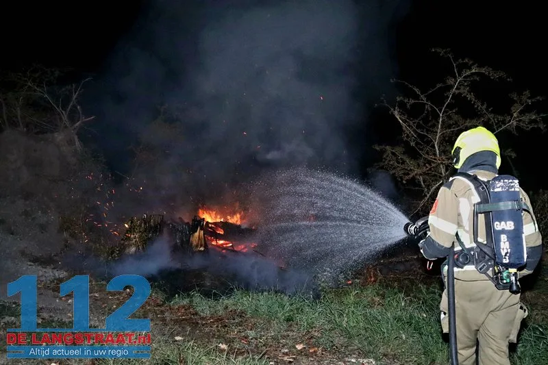 Weer nachtelijke buitenbrand in buitengebied Sprang-Capelle 9 Weer nachtelijke buitenbrand in buitengebied Sprang-Capelle 112 De Langstraat