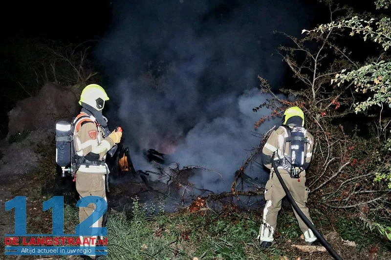 Weer nachtelijke buitenbrand in buitengebied Sprang-Capelle 12 Weer nachtelijke buitenbrand in buitengebied Sprang-Capelle 112 De Langstraat